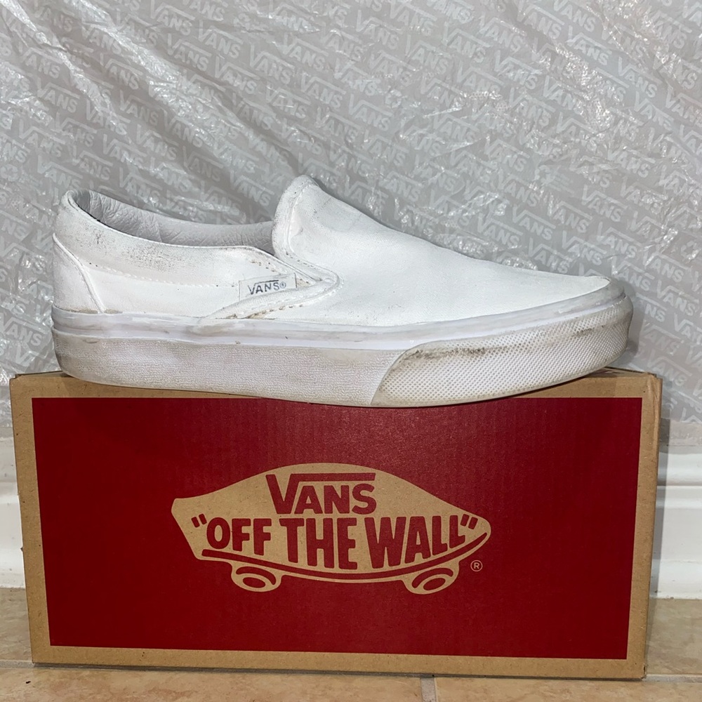 White slip on Vans! 🤍